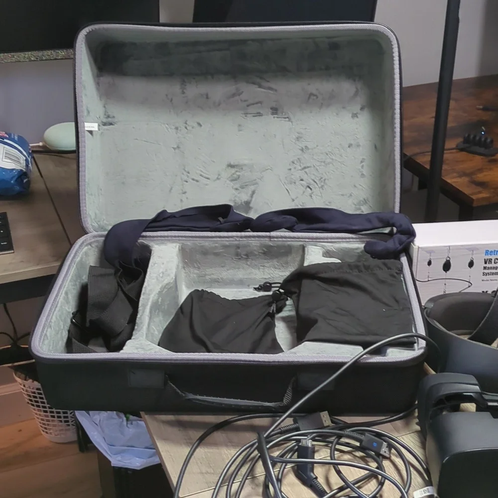 VR Headset Version 1 Oculus Rift S With Cables, Cable Management, And Other!!